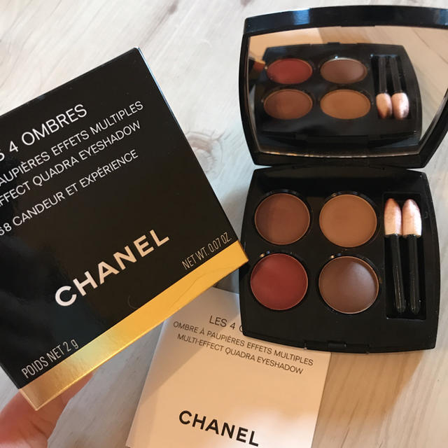 CHANEL(シャネル)の2回のみ使用 CHANEL アイシャドウ レキャトルオンブル 268 キャトル  コスメ/美容のベースメイク/化粧品(アイシャドウ)の商品写真