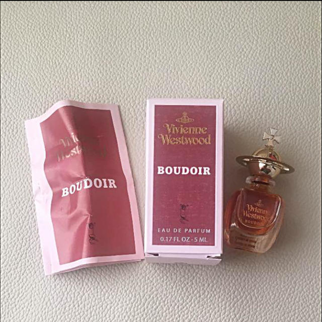 Vivienne Westwood(ヴィヴィアンウエストウッド)のvivienne westwood ミニボトルセット コスメ/美容の香水(香水(女性用))の商品写真