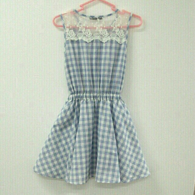 しまむら(シマムラ)のギンガムチェックワンピース キッズ/ベビー/マタニティのキッズ服女の子用(90cm~)(ワンピース)の商品写真