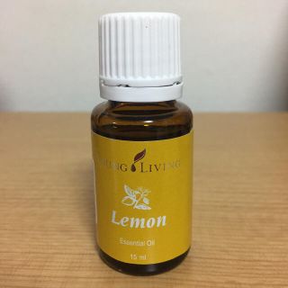 新品 未開封☆ヤングリヴィング レモン 15ml エッセンシャルオイル(エッセンシャルオイル（精油）)