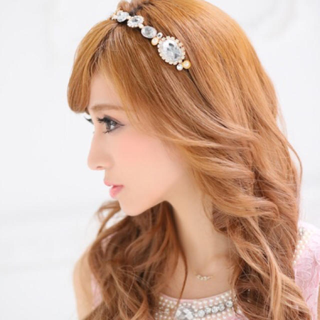 EmiriaWiz(エミリアウィズ)のEmiria Wiz☆新品☆ビジューカチューシャ☆エミリアウィズ レディースのヘアアクセサリー(カチューシャ)の商品写真