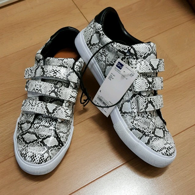 GU(ジーユー)のGU☆パイソンベルクロスニーカー レディースの靴/シューズ(スニーカー)の商品写真