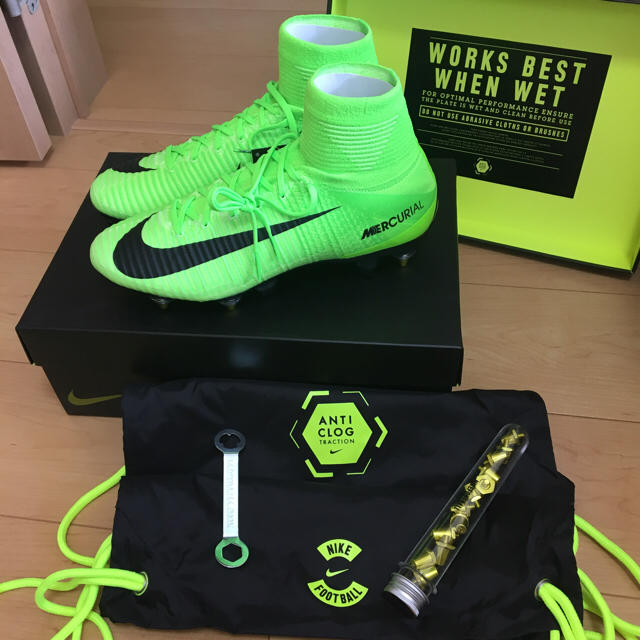 NIKE(ナイキ)のナイキ マーキュリアル スーパーフライ V ダイナミック フィット SG-PRO スポーツ/アウトドアのサッカー/フットサル(シューズ)の商品写真