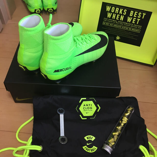 NIKE(ナイキ)のナイキ マーキュリアル スーパーフライ V ダイナミック フィット SG-PRO スポーツ/アウトドアのサッカー/フットサル(シューズ)の商品写真