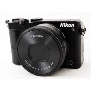 ニコン(Nikon)の☆Wi-Fi内蔵☆簡単自撮☆Nikon 1 J5 ブラック レンズ☆(ミラーレス一眼)