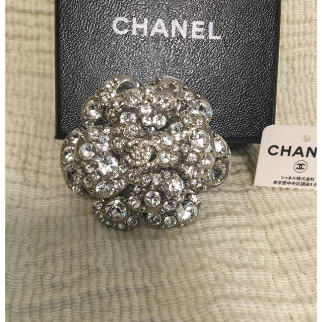 CHANEL - 正規 新品 未使用 ラインストーン カメリア ブローチの通販 by 再開しました｜シャネルならラクマ