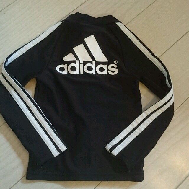 adidas(アディダス)のラッシュガード アディダス キッズ/ベビー/マタニティのベビー服(~85cm)(水着)の商品写真