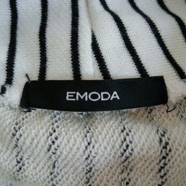 EMODA(エモダ)のEMODA　人気パーカー レディースのトップス(パーカー)の商品写真