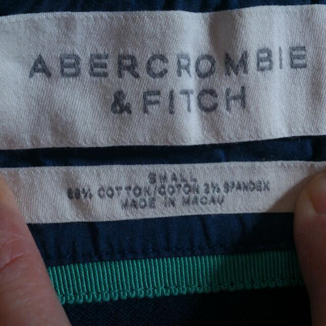 Abercrombie&Fitch(アバクロンビーアンドフィッチ)のネイビー ポロシャツ 半袖 アバクロ レディースのトップス(ポロシャツ)の商品写真