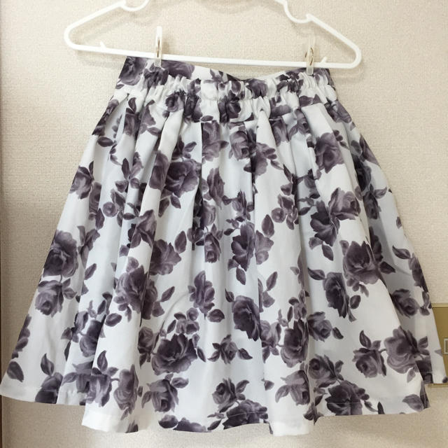 花柄 フレアー スカート レディースのスカート(ミニスカート)の商品写真