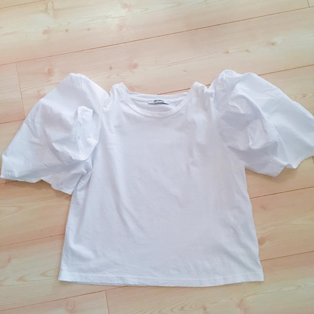 ZARA(ザラ)の完売品 ZARA パフスリーブ Tシャツ レディースのトップス(Tシャツ(半袖/袖なし))の商品写真