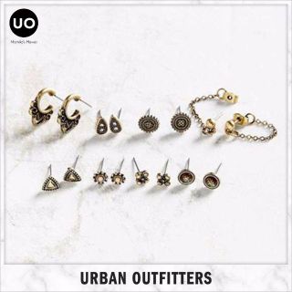 アーバンアウトフィッターズ(Urban Outfitters)の【新品】Urban Outfitters 大人気のピアス 8組セット☆(ピアス)