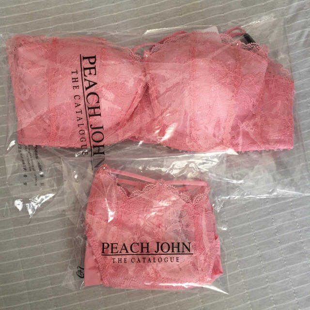 PEACH JOHN(ピーチジョン)のPEACH JOHN  pink レディースの下着/アンダーウェア(ブラ&ショーツセット)の商品写真