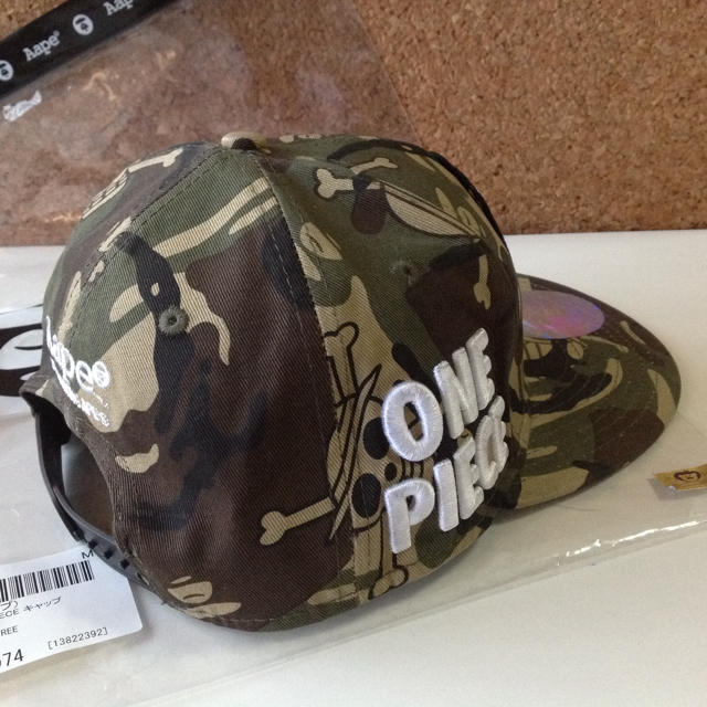 A BATHING APE(アベイシングエイプ)の【ARXⅡ-13様】新品★A BATHING APEONE PIECE★キャップ メンズの帽子(キャップ)の商品写真