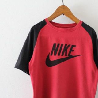 ナイキ(NIKE)のナイキ　NIKE　スウッシュ　Tシャツ　ビックロゴ　古着(Tシャツ/カットソー)