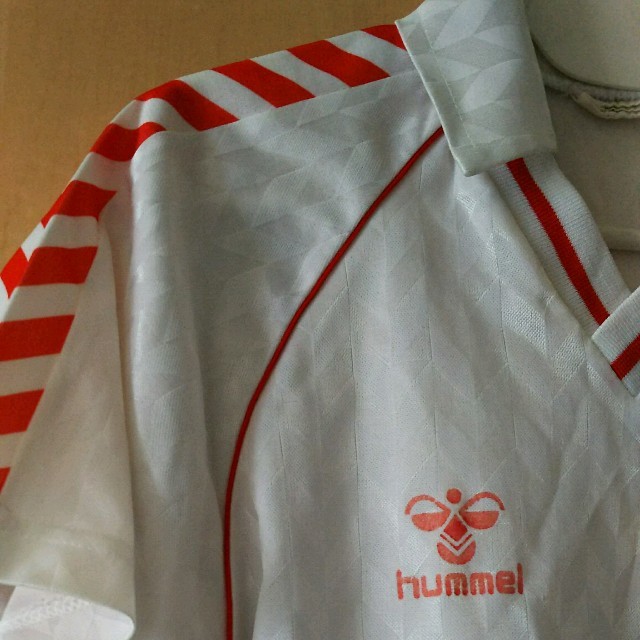 hummel(ヒュンメル)の中古ヒュンメル プラクティス シャツ Ｓイギリス製 スポーツ/アウトドアのサッカー/フットサル(ウェア)の商品写真