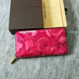 ルイヴィトン(LOUIS VUITTON)の【美品　正規品】ルイヴィトン　ジッピーウォレット　ヴェルニ(財布)