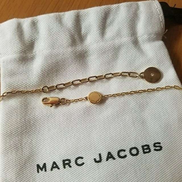 MARC JACOBS(マークジェイコブス)の【新品】Marc Jacobs/エナメル ロゴディスク ペンダント レディースのアクセサリー(ネックレス)の商品写真