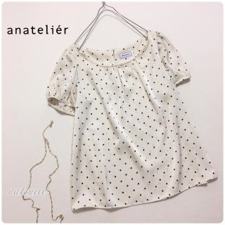 アナトリエ(anatelier)のアナトリエ . 後ろリボン ドット 襟元パール パフスリーブ ブラウス(シャツ/ブラウス(半袖/袖なし))