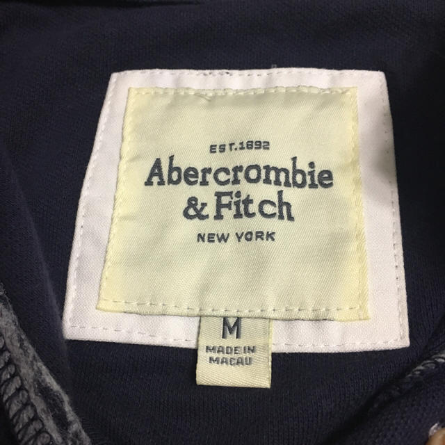 Abercrombie&Fitch(アバクロンビーアンドフィッチ)のアバクロ★ネイビーポロシャツ レディースのトップス(ポロシャツ)の商品写真