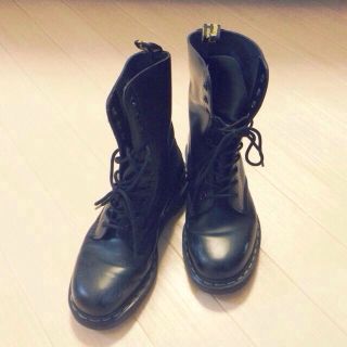 ドクターマーチン(Dr.Martens)の年中大活躍‼︎ マーチン10ホール(ブーツ)