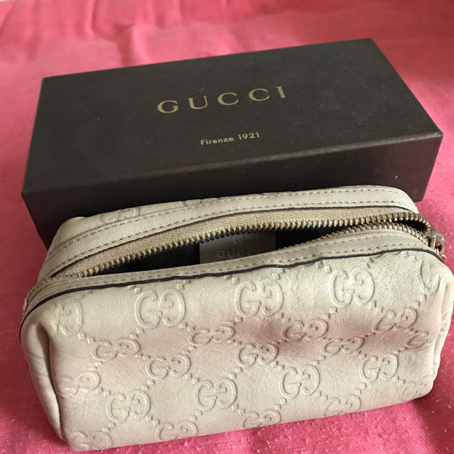 Gucci(グッチ)のポーチ レディースのファッション小物(ポーチ)の商品写真