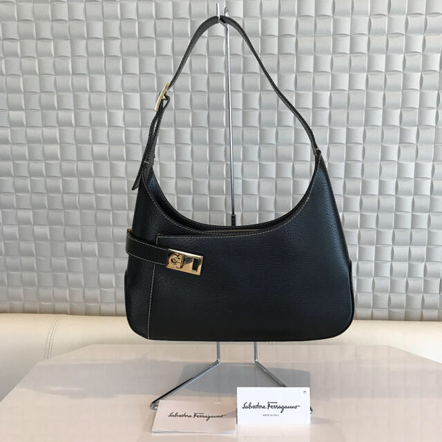 Salvatore Ferragamo(サルヴァトーレフェラガモ)のたかし様専用 Salvatore Ferragamoガンチーニ ハンドバッグ レディースのバッグ(ハンドバッグ)の商品写真