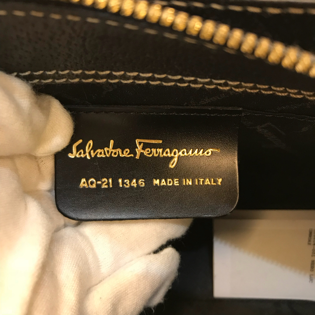 Salvatore Ferragamo(サルヴァトーレフェラガモ)のたかし様専用 Salvatore Ferragamoガンチーニ ハンドバッグ レディースのバッグ(ハンドバッグ)の商品写真