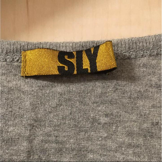 SLY(スライ)のSLY Tシャツ レディースのトップス(Tシャツ(半袖/袖なし))の商品写真