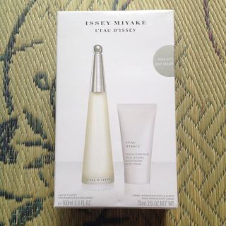 イッセイミヤケ(ISSEY MIYAKE)のOlga さま専用(香水(女性用))