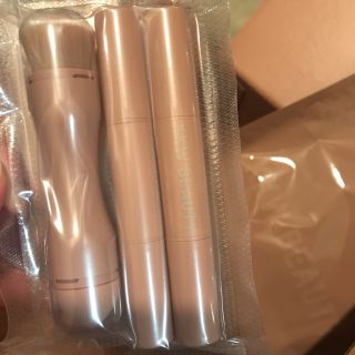 カイリーコスメティックス(Kylie Cosmetics)の即購入可 正規品 KKW beauty contor (コンシーラー)