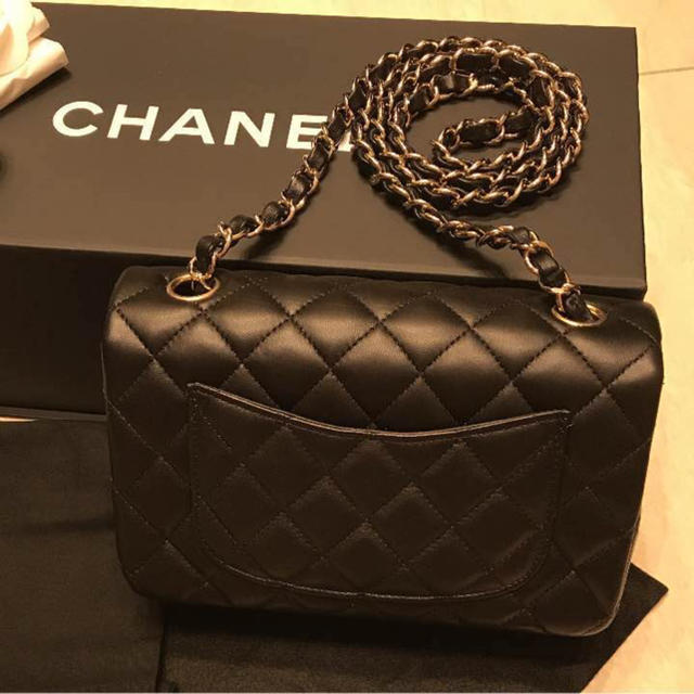 CHANEL(シャネル)のシャネル ミニ マトラッセ ❁ 新品 レア レディースのバッグ(ショルダーバッグ)の商品写真