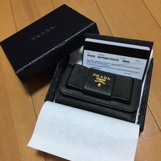 プラダ(PRADA)の新品未使用！PRADA キーケース リボン ブラック(キーケース)