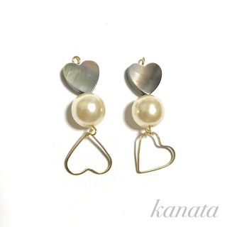 ハートブラックシェルピアス イヤリング kanata(ピアス)