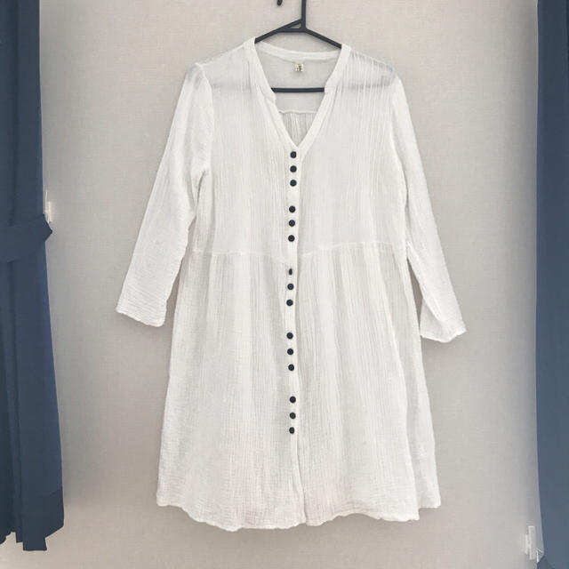 ♡送料込み400円♡白のロングシャツ レディースのワンピース(その他)の商品写真