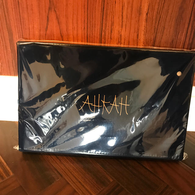 AHKAH(アーカー)のアーカー チェーン付きお財布バッグ AHKAH レディースのファッション小物(財布)の商品写真