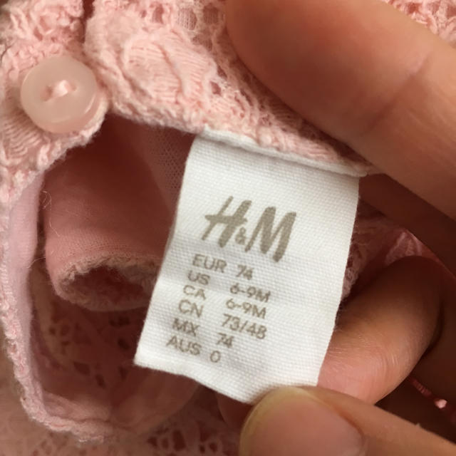 H&M(エイチアンドエム)のh&m★レースワンピ キッズ/ベビー/マタニティのベビー服(~85cm)(ワンピース)の商品写真