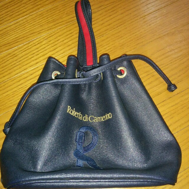 ROBERTA DI CAMERINO(ロベルタディカメリーノ)のロベルタ巾着バッグ レディースのバッグ(ハンドバッグ)の商品写真