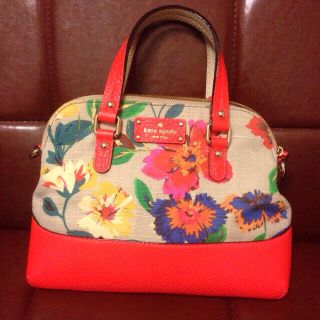 ケイトスペードニューヨーク(kate spade new york)の♡Kate spade お花柄バッグ♡(ハンドバッグ)