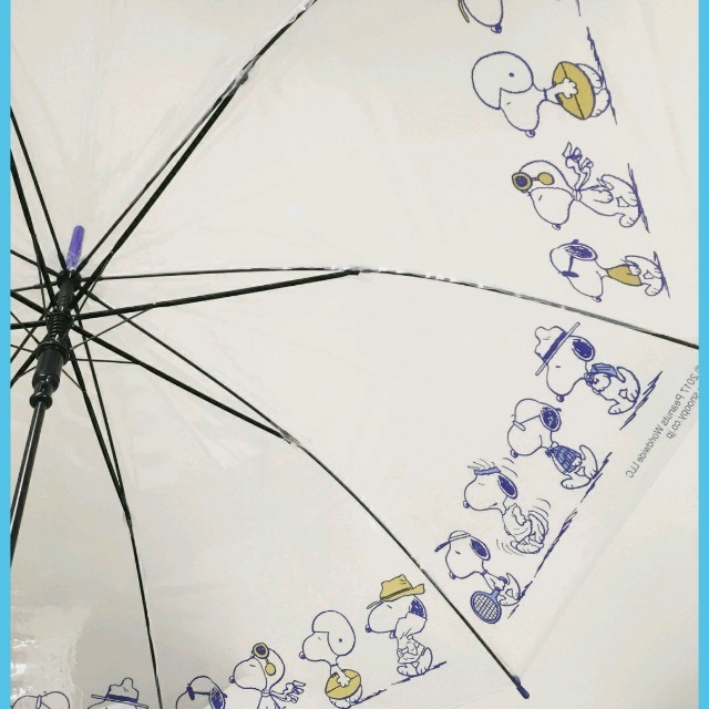 SNOOPY(スヌーピー)のローソン限定　スヌーピー　ビニール傘 レディースのファッション小物(傘)の商品写真