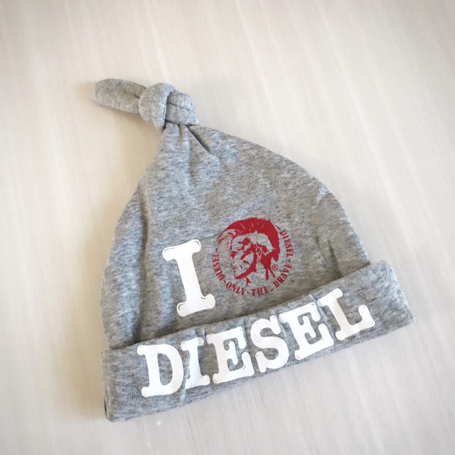 DIESEL(ディーゼル)の未使用☆DIESEL ベビーキャップ キッズ/ベビー/マタニティのこども用ファッション小物(帽子)の商品写真