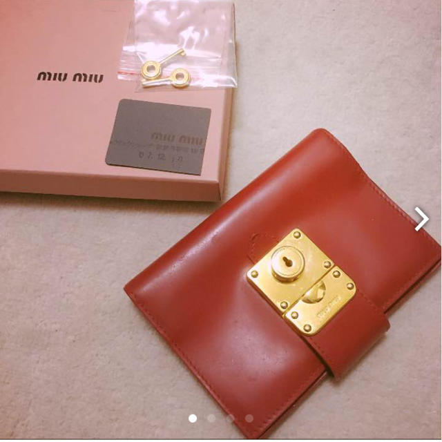 miumiu(ミュウミュウ)の正規品❁miumiu手帳 レディースのファッション小物(名刺入れ/定期入れ)の商品写真