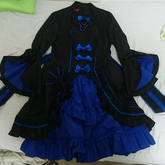 ワンピース ゴスロリ ロリータ 黒 青 コスプレの通販 By ルカ S Shop ラクマ