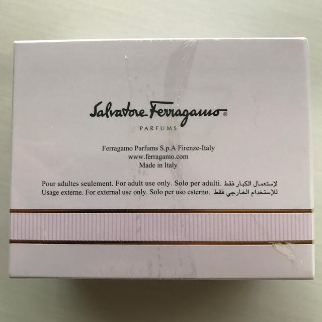Salvatore Ferragamo(サルヴァトーレフェラガモ)のフェラガモ シニョリーナオードトワレ30ml コスメ/美容の香水(香水(女性用))の商品写真