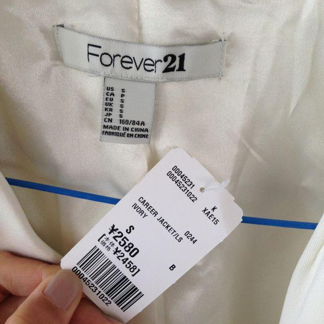 FOREVER 21(フォーエバートゥエンティーワン)の新品未使用✨Forever21ジャケット レディースのジャケット/アウター(テーラードジャケット)の商品写真