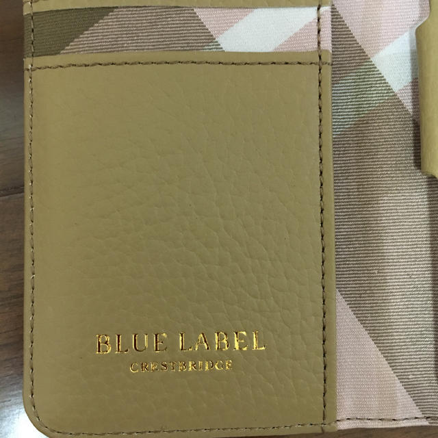 BURBERRY(バーバリー)のBLUE LABELの手帳型iPhoneケース スマホ/家電/カメラのスマホアクセサリー(iPhoneケース)の商品写真