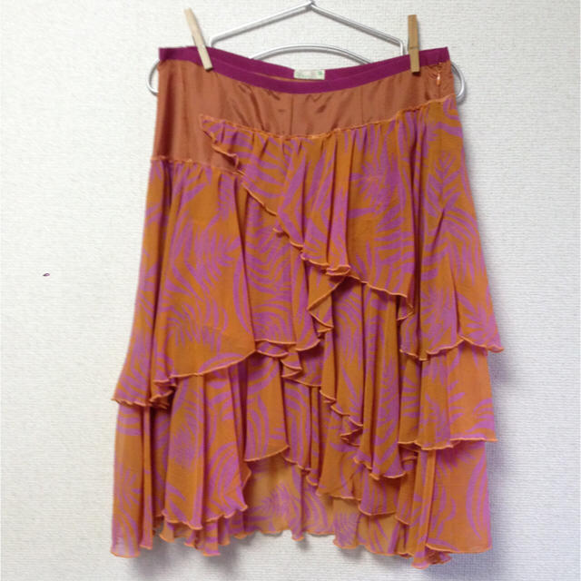 ZARA(ザラ)の未使用❤️アシンメトリー ティアードスカート レディースのスカート(ひざ丈スカート)の商品写真