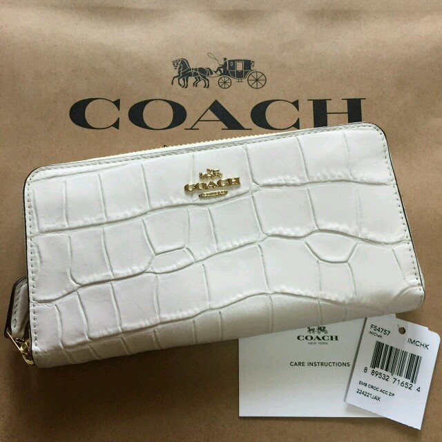 【新品】COACH(コーチ) ホワイト クロコレザー 長財布 | フリマアプリ ラクマ