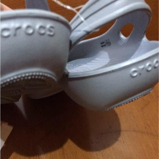 crocs(クロックス)の新品！crocs W8 レディースの靴/シューズ(サンダル)の商品写真