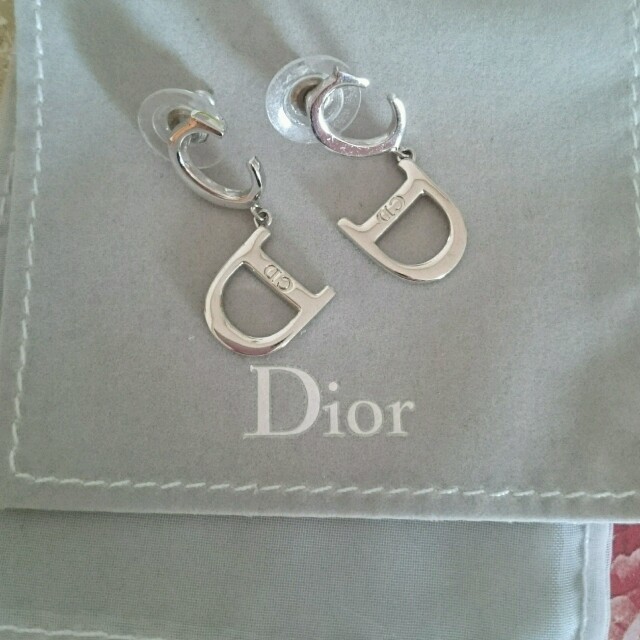 Dior(ディオール)の【美品】Dior ピアス アクセサリーケース付き レディースのアクセサリー(ピアス)の商品写真